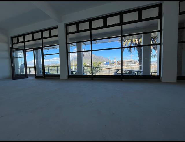 81M² BUSINESS TO LET IN MAITLAND